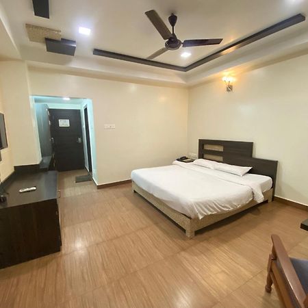 Hotel Rituraj Гувахати Экстерьер фото