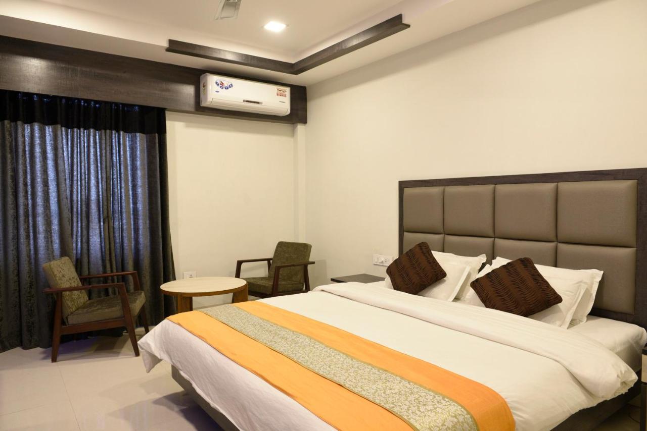 Hotel Rituraj Гувахати Экстерьер фото
