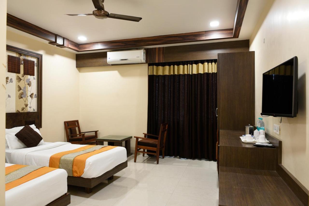 Hotel Rituraj Гувахати Экстерьер фото
