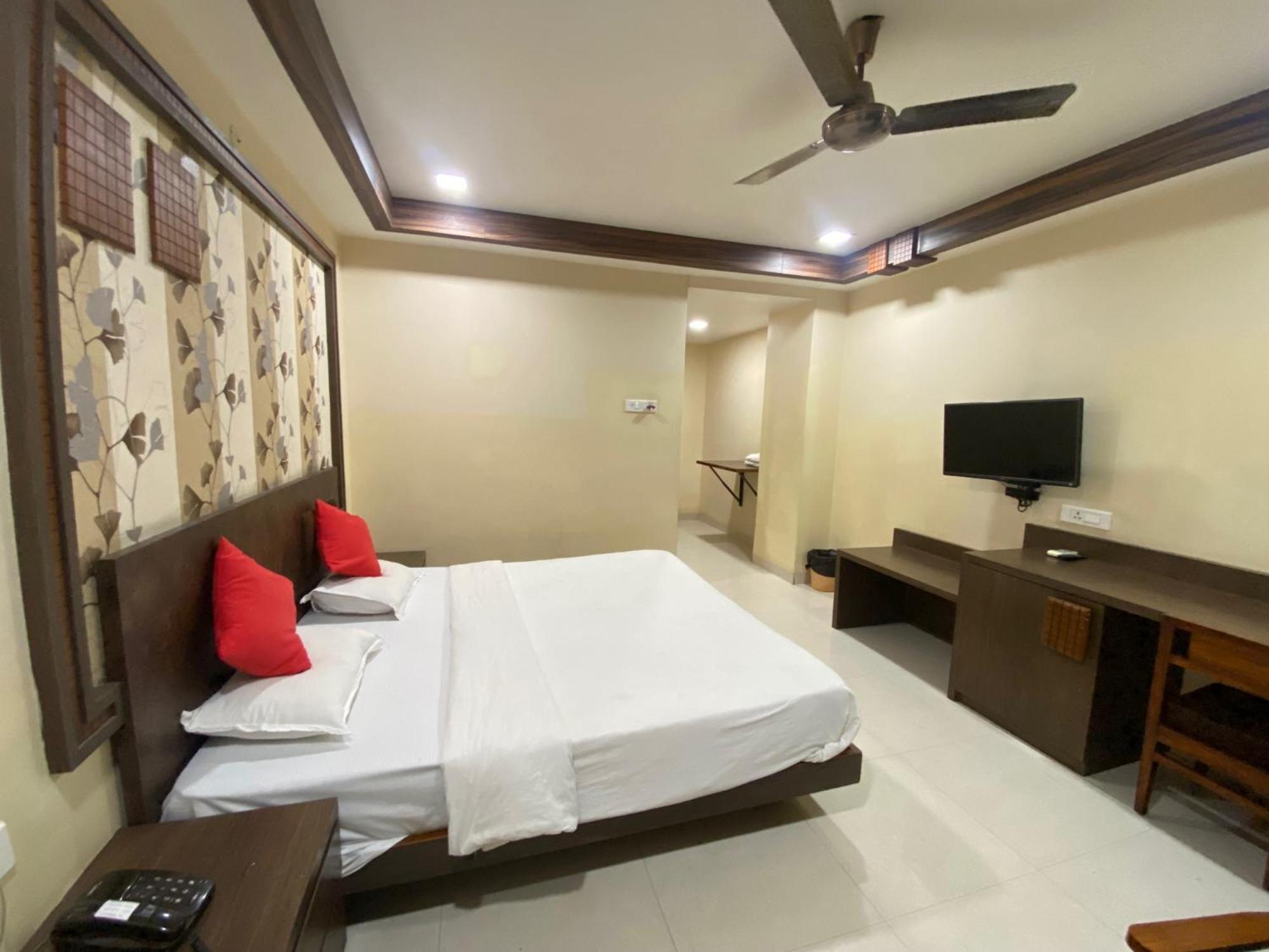 Hotel Rituraj Гувахати Экстерьер фото