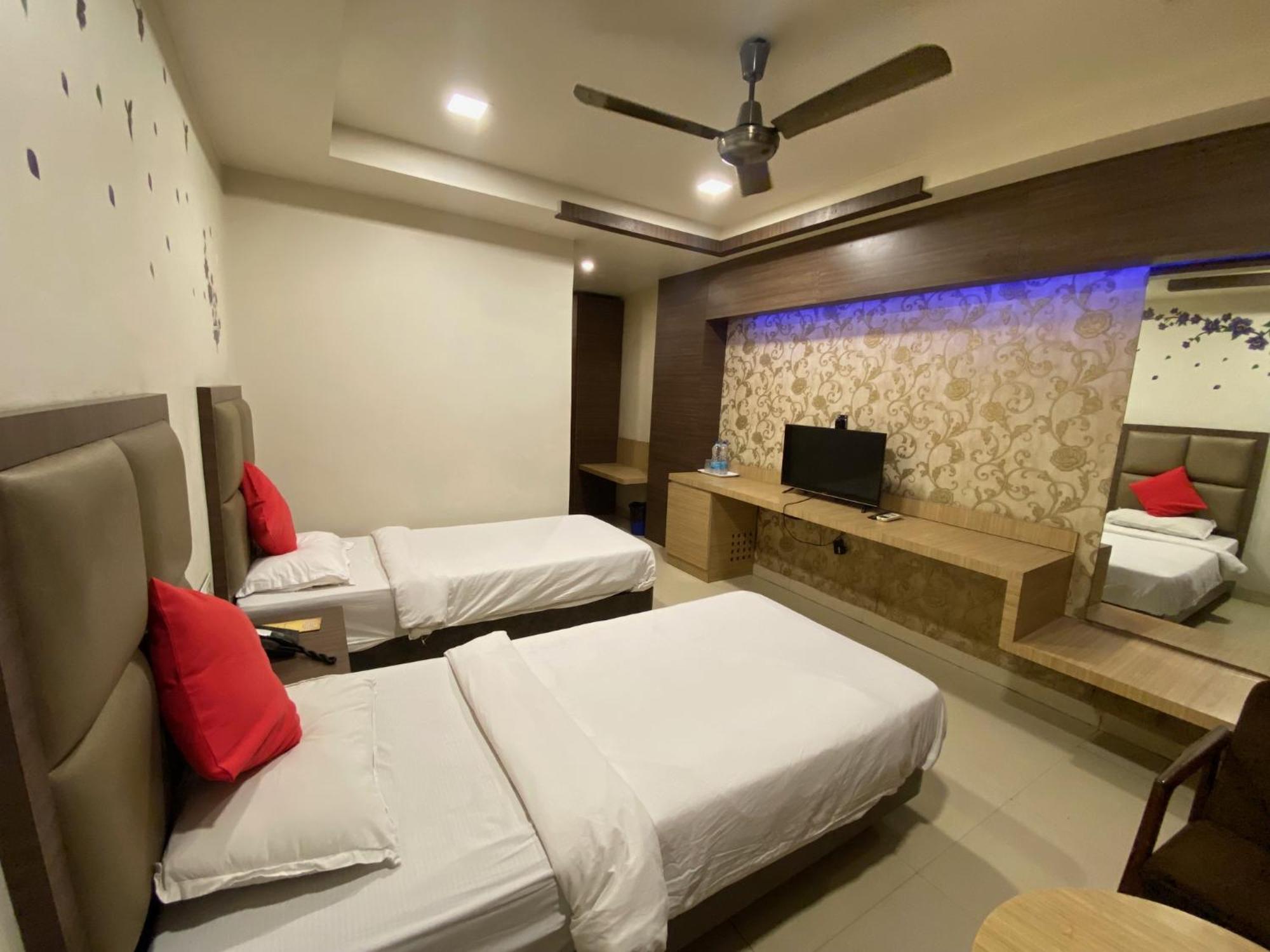Hotel Rituraj Гувахати Экстерьер фото