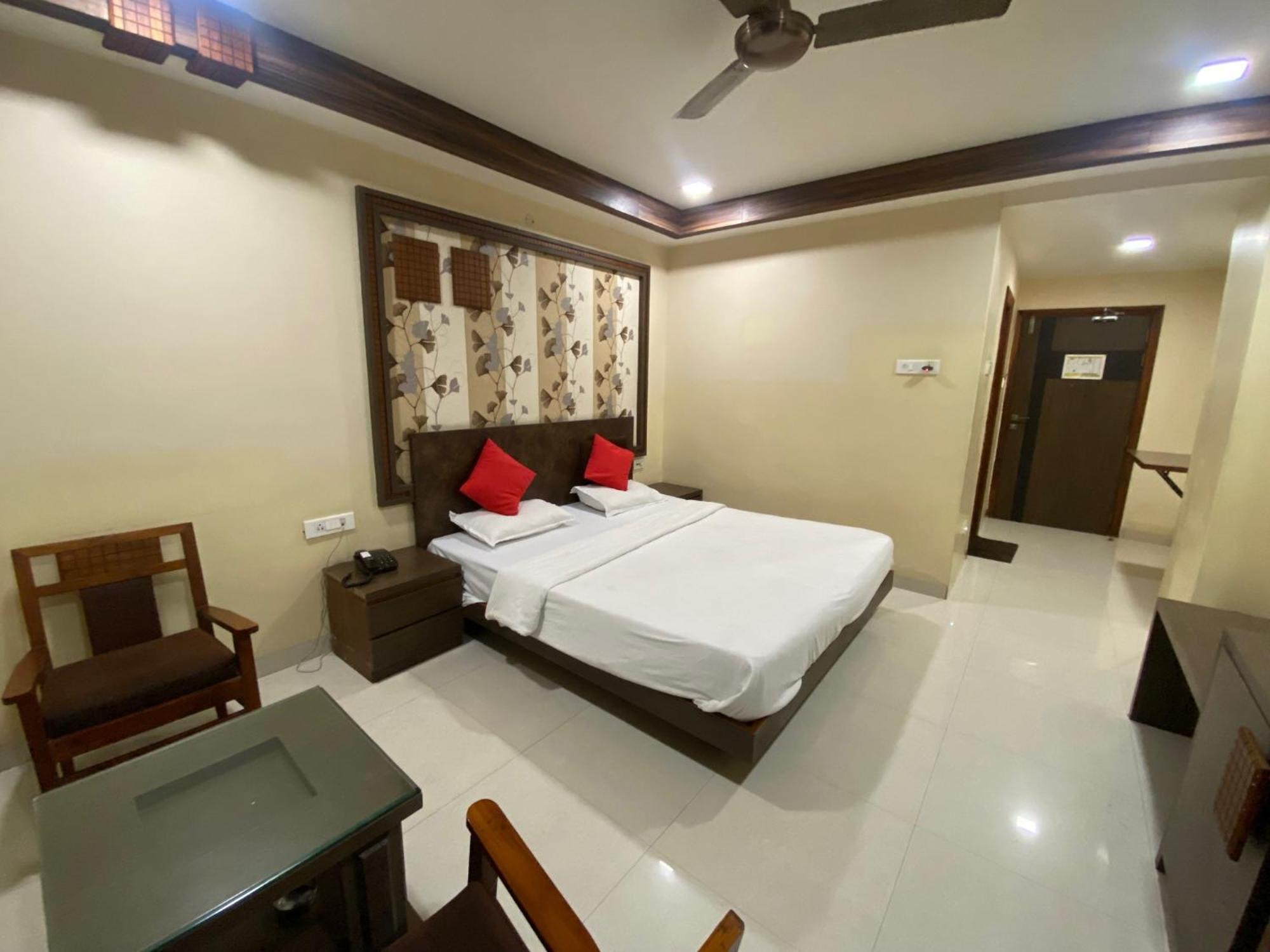 Hotel Rituraj Гувахати Экстерьер фото