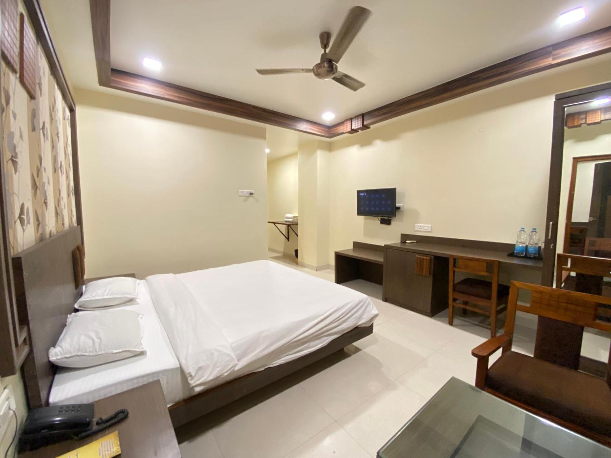 Hotel Rituraj Гувахати Экстерьер фото
