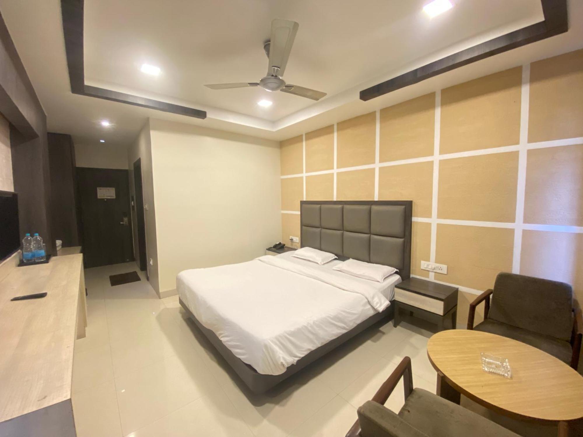 Hotel Rituraj Гувахати Экстерьер фото